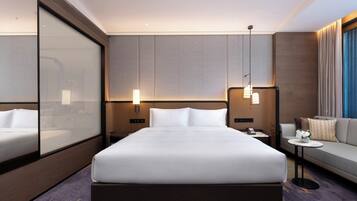 Blackout drapes, free WiFi, bed sheets