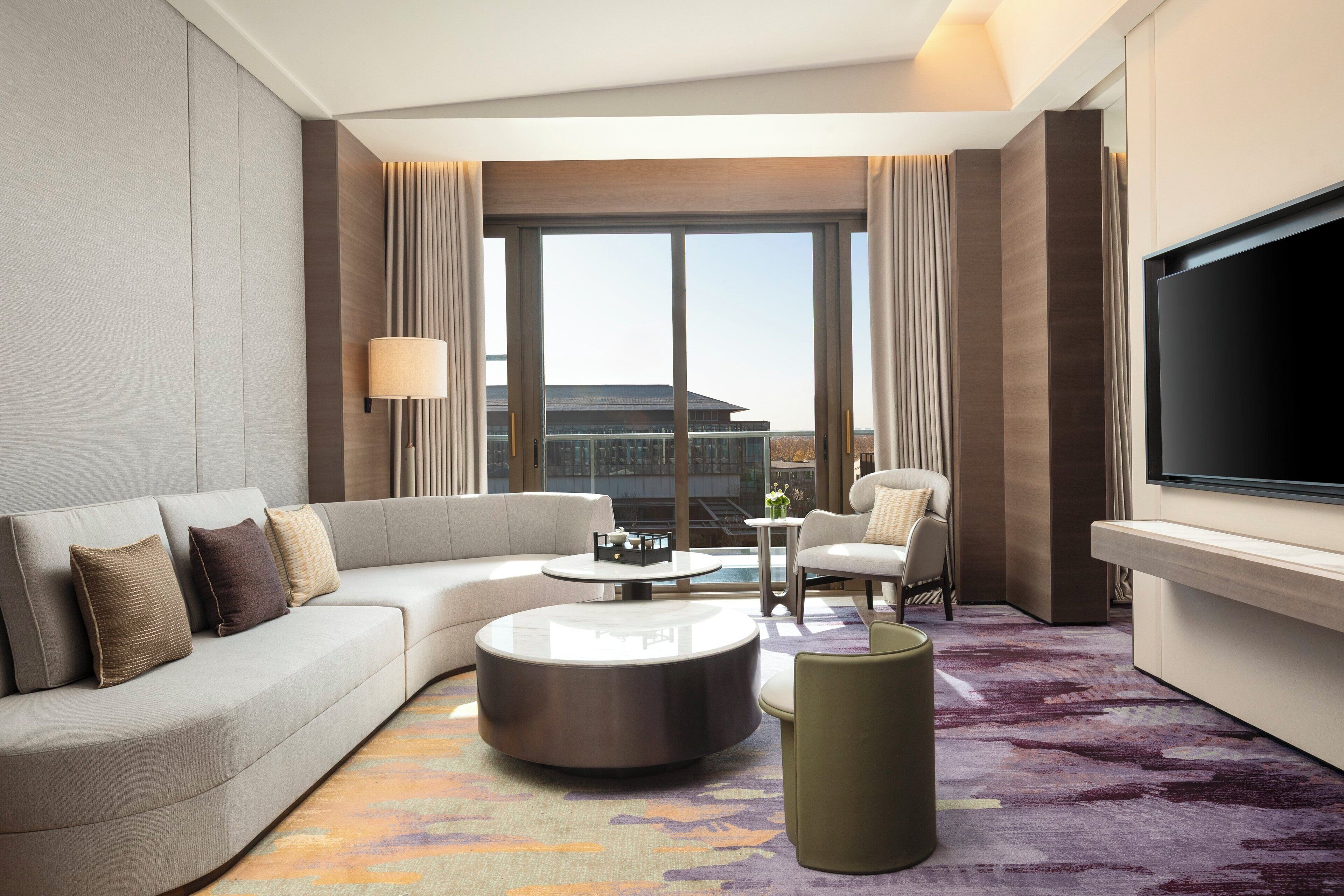 Suite, 1 chambre, accès au salon club, vue jardin | Rideaux occultants, Wi-Fi gratuit, draps fournis