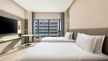 Premium bedding, in-room safe, desk, blackout drapes