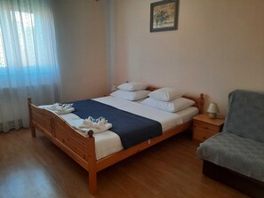 2 bedrooms, in-room safe, WiFi, bed sheets - Pansion Dovodja - Close to the beach and the center - your vacation home / Apartment 1 (Vodice)