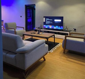 Interior - 3 Bedroom En-Suite, Wi-Fi, Secured, 24/7 Power (Lagos)