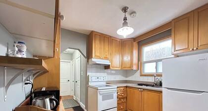 Cozy Home In Toronto CL to Downtown, Bluff Park & Lake Trails