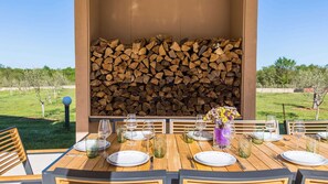 Outdoor dining - Villa Terra Nobile with Pool (Marčana)