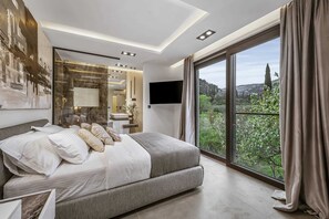 5 bedrooms, iron/ironing board, free WiFi, bed sheets - Luxury Villa Lueur with Pool (Mlini)