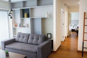 TV, offices - Comfort and Space 3bed /2.5 bath centric location (Miraflores)