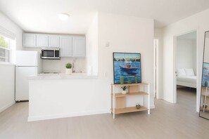 Fridge, microwave, oven, coffee/tea maker