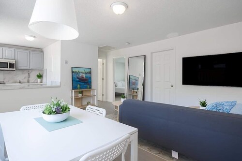 Charming 2BR Apt Getaway w/Patio, BBQ + Parking