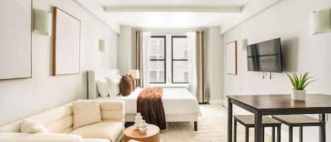 Desk, iron/ironing board, WiFi, bed sheets