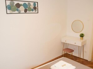 Apartment (One bedroom apartment II) | 3 bilik tidur, katil bayi/kot (surcaj) 