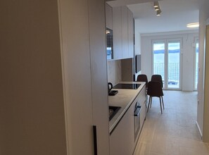 شقة (One bedroom apartment II) | مطبخ خاص | ثلاجة