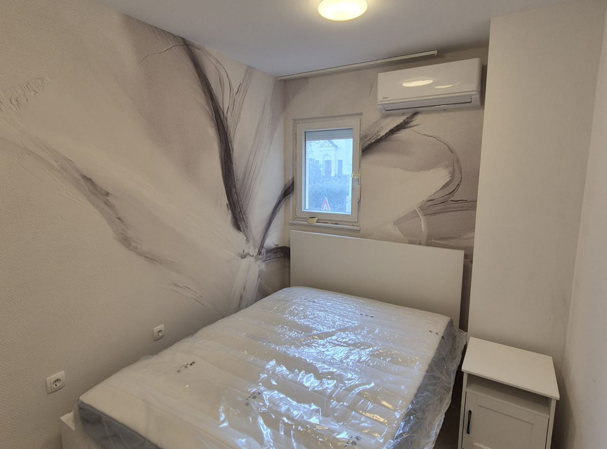 3 عدّة غرف نوم وأسرّة أطفال/رضّع