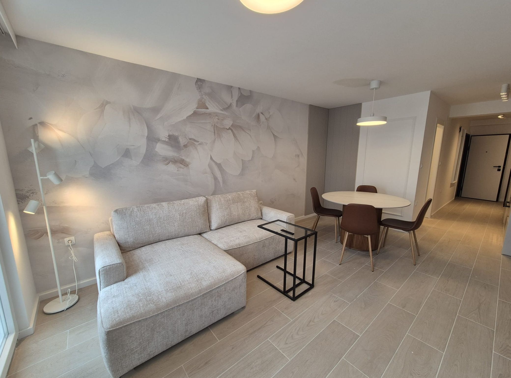 Apartment (One bedroom apartment I) | Living room | 32-inch flat-screen TV with satellite channels