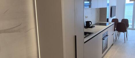 อพาร์ทเมนท์ (One bedroom apartment II) | ครัวส่วนตัว | ตู้เย็น