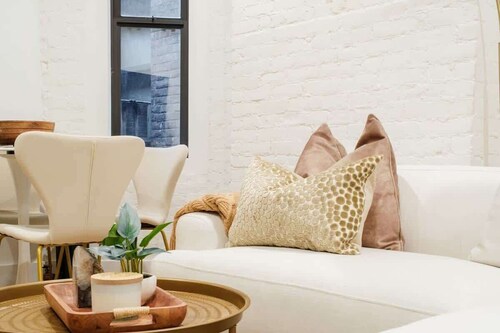 1288-4RN Newly furnished Prime UES 2BR