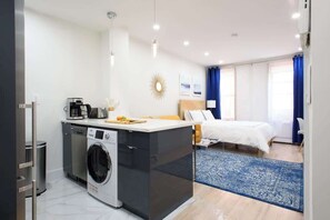 Interior - 1597-5  New Studio Prime UES W/D in unit (New York)