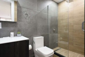 Shower, hair dryer, towels - 1597-5  New Studio Prime UES W/D in unit (New York)