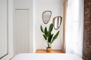 2 bedrooms, iron/ironing board, WiFi, bed sheets - 153-1G Newly Renovated 2BR Lower East Side (New York)