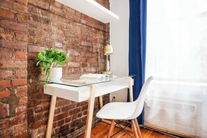 Interior - 26-2A New Studio prime 20's W/D newly furnished (New York)
