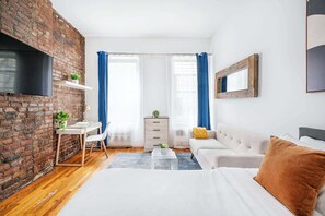 TV, offices - 26-2A New Studio prime 20's W/D newly furnished (New York)
