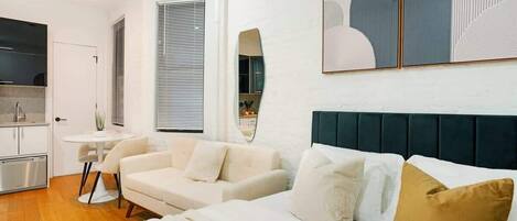 Schreibtisch, Bügeleisen/Bügelbrett, WLAN, Bettwäsche