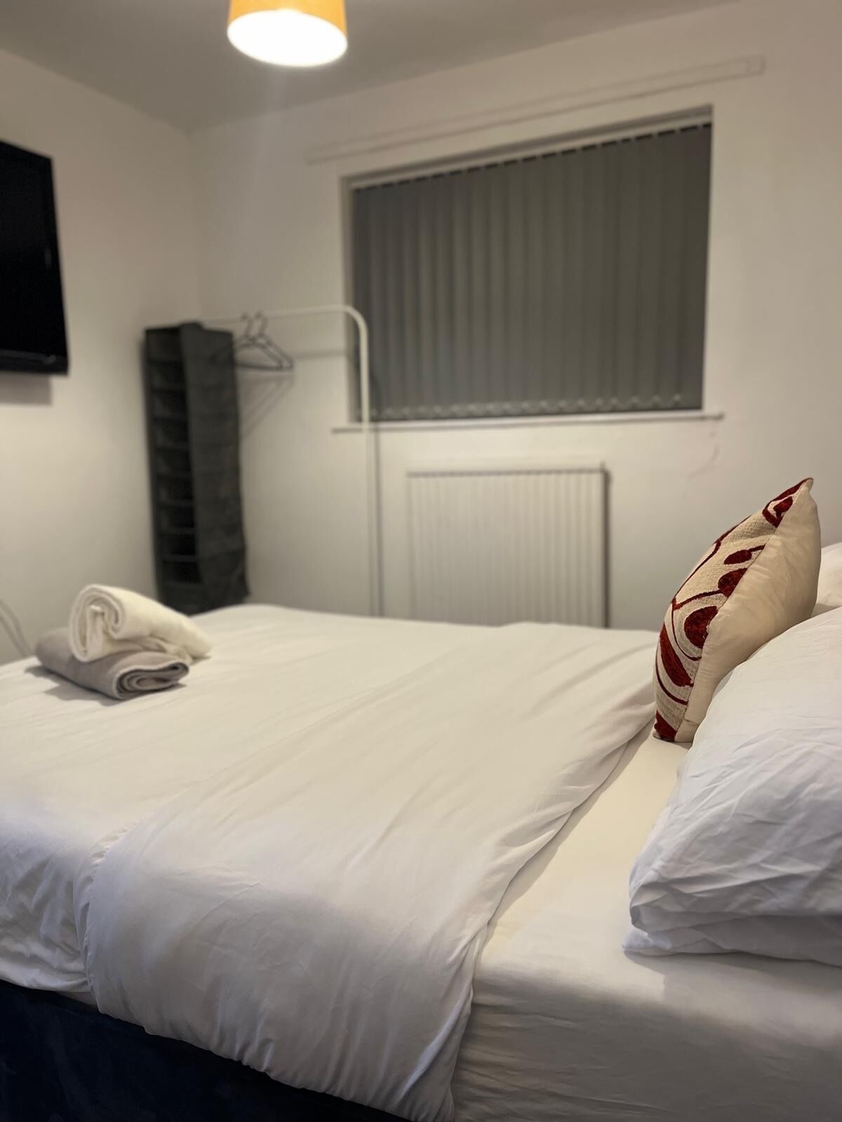 Iron/ironing board, WiFi, bed sheets