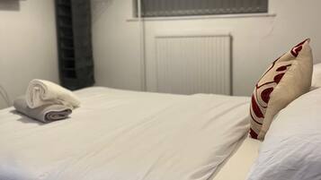 Iron/ironing board, WiFi, bed sheets