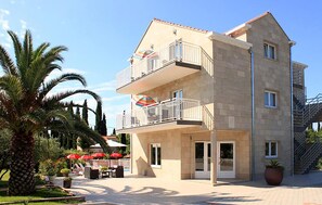 Exterior - Nice apartment in Cilipi (Cilipi)