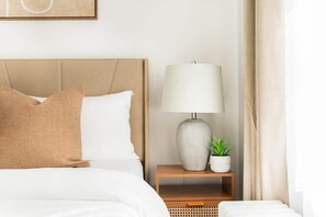 2 bedrooms, desk, iron/ironing board, WiFi - 444-2E Modern 2BR Hell's Kitchen (New York)