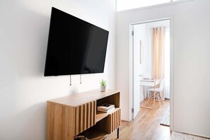 Interior - 444-3A Newly renovated 1BR -  Elevator Building (New York)