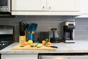 Fridge, microwave, oven, stovetop - 39-1  Renovated 3BR  Prime Hudson YardsArea (New York)