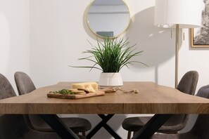 Dining - 39-1  Renovated 3BR  Prime Hudson YardsArea (New York)