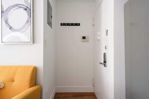 Interior - 24-16  Studio Gramercy W/D gramercy (New York)