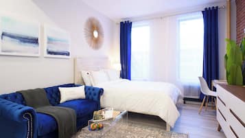 Desk, iron/ironing board, WiFi, bed sheets
