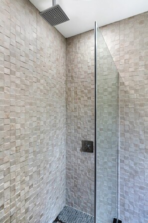 Shower, hair dryer, towels - 48-1FE New 1BR Prime hell's kitchen W/D (New York)