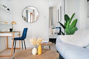 TV, offices - 48-1FE New 1BR Prime hell's kitchen W/D (New York)