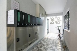 Interior - THE CONTRAIL EBISU (Tokyo)