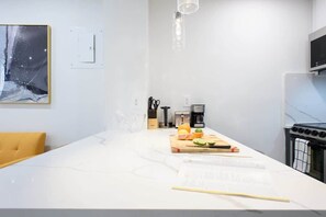 Fridge, microwave, oven, stovetop - 1597-12 NEW Studio Prime UES WD in unit (New York)
