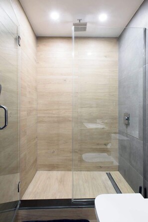 Shower, hair dryer, towels - 1597-12 NEW Studio Prime UES WD in unit (New York)