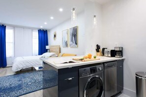 Interior - 1597-12 NEW Studio Prime UES WD in unit (New York)