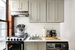 Fridge, microwave, oven, stovetop - 153-5A Charming 2br Lower East Side W/D (New York)