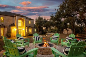 Property grounds - NEW!! Family & Group Oasis • Pickleball • Pool • Hot Tub • Playset • Sleeps 18 (Dripping Springs)