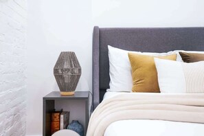 2 bedrooms, desk, iron/ironing board, WiFi - 1288-3RS New Renovated 2 Bedrooms in UES (New York)