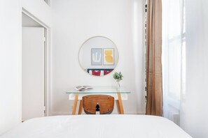 1 bedroom, desk, iron/ironing board, WiFi - 444-1A Beautiful 1BR Midtown West W/D in unit (New York)