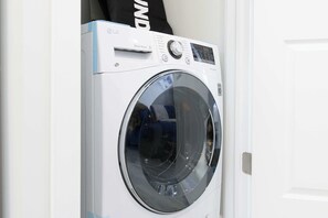 Interior - 240-15  Luxury Studio Prime Location W&D (New York)