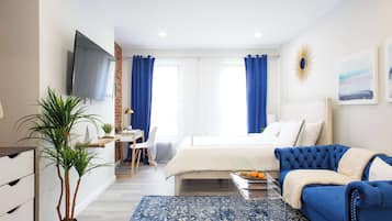 Desk, iron/ironing board, WiFi, bed sheets