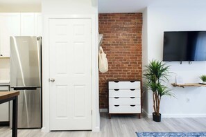 Interior - 240-15  Luxury Studio Prime Location W&D (New York)