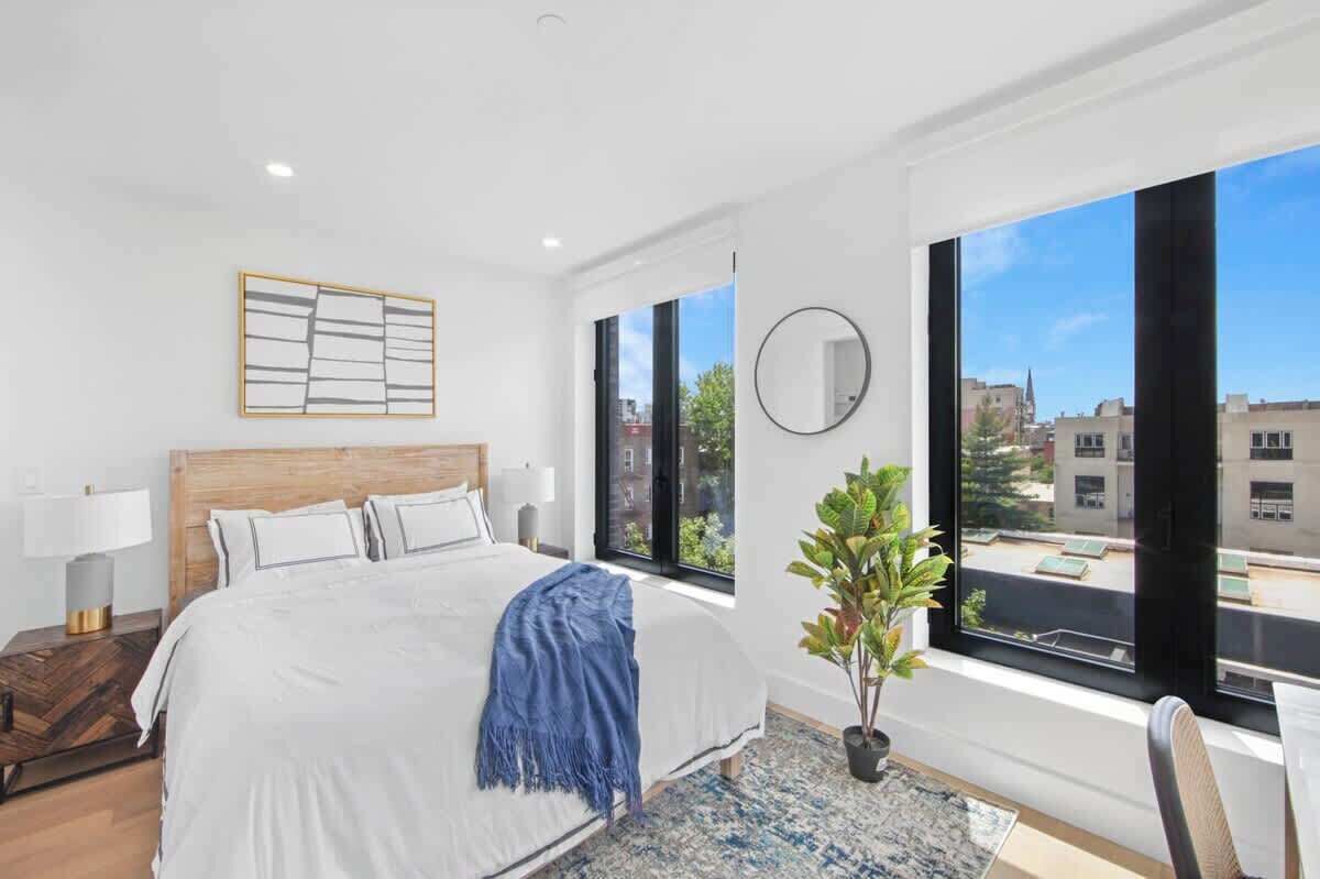 Bureau, fer et planche à repasser, Wi-Fi, draps fournis