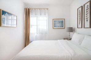 Iron/ironing board, WiFi, bed sheets - 102-1A Best Value 2BR Apt Near Central Park (New York)