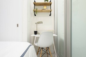 1 室のベッドルーム、デスク、アイロン / アイロン台、WiFi