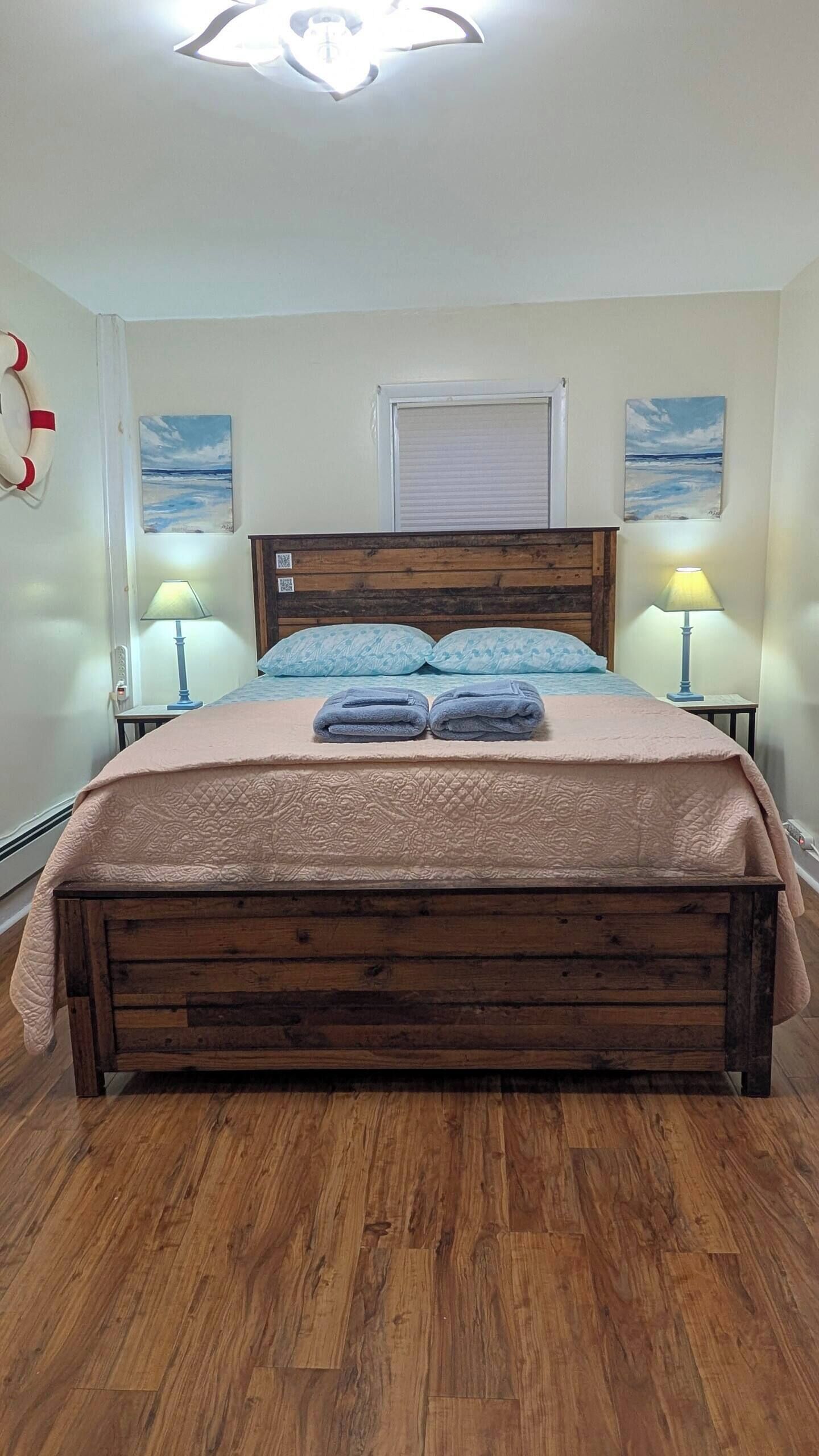 3 chambres, fer et planche à repasser, Wi-Fi, draps fournis